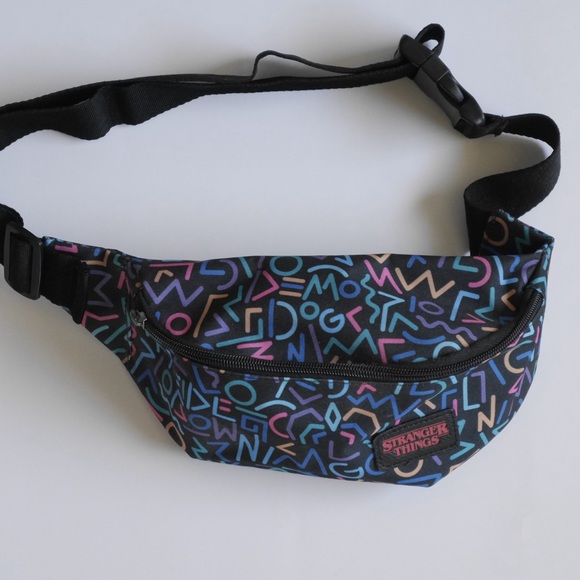 Stranger Things waist bag - Picture 3 of 4